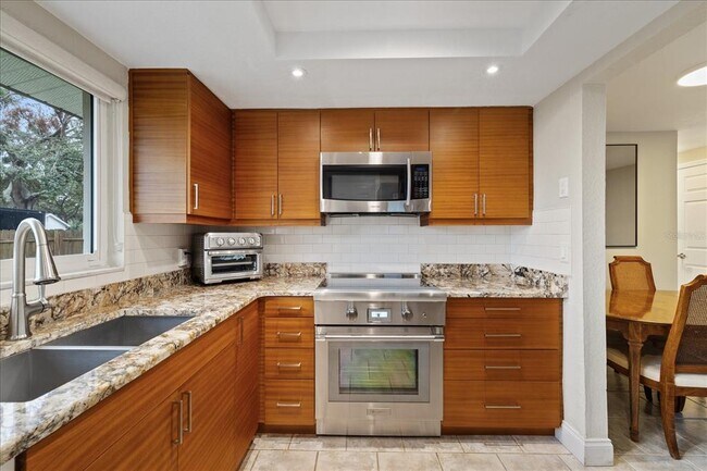 Building Photo - 6400 18th Ave N