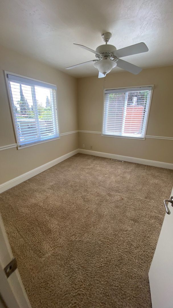 Building Photo - 352 Ohio Cir