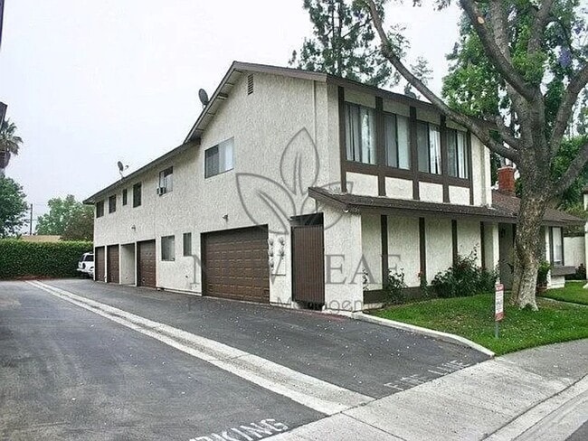 Building Photo - 3054 Gladstone St