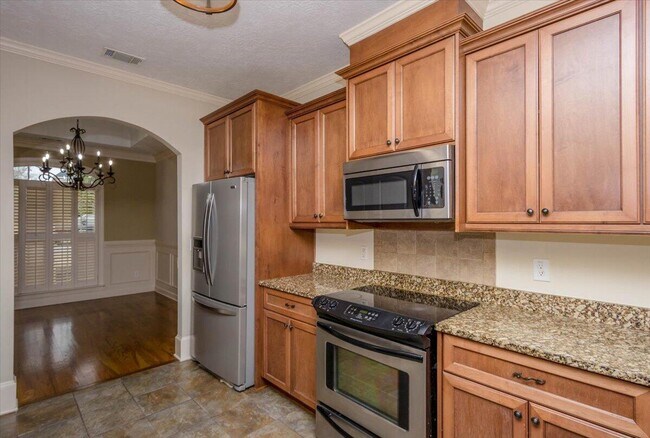 Building Photo - 1661 Jamestown Ave