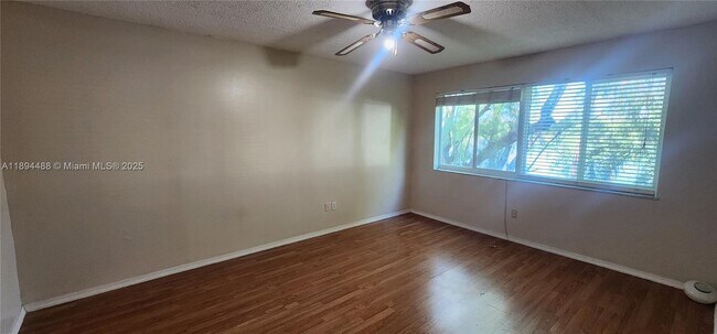 Building Photo - 14850 Naranja Lakes Blvd