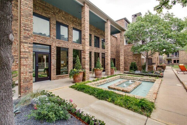 Building Photo - 5201 Thistle Dr