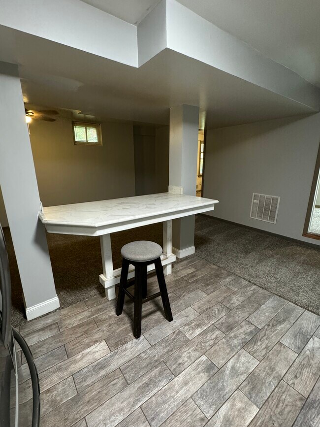 Building Photo - 1208 Washington Pike