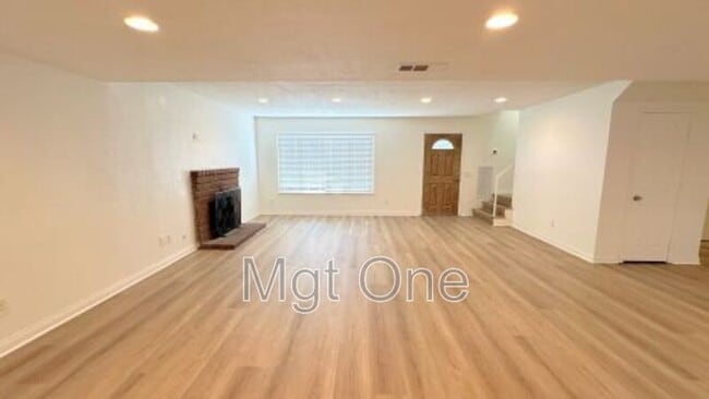 Building Photo - 13552 Poppy Pl