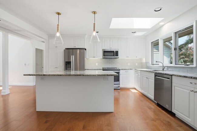 Building Photo - Enjoy Lowcountry living in this beautifully updated 3-Bed, 2-Bath home in Moss Creek!