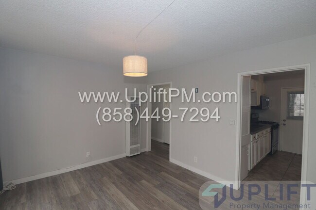 Building Photo - 4827 Castle Ave