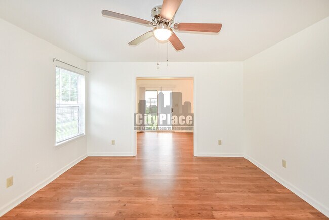 Building Photo - 263 Brooks Bend