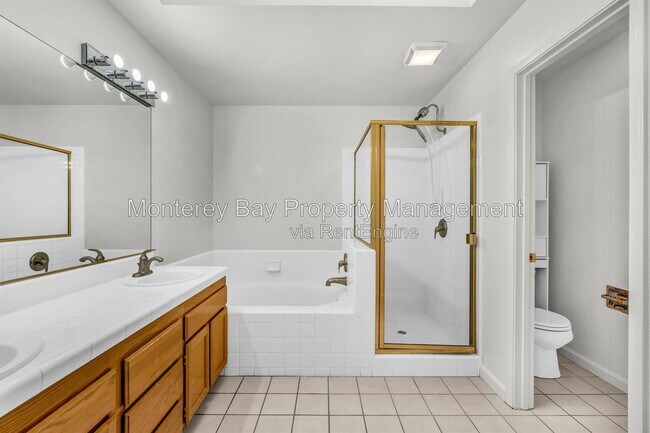 Building Photo - 383 Hillcrest Ave