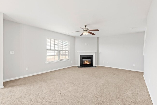 Building Photo - 200 Willow Grv Wy