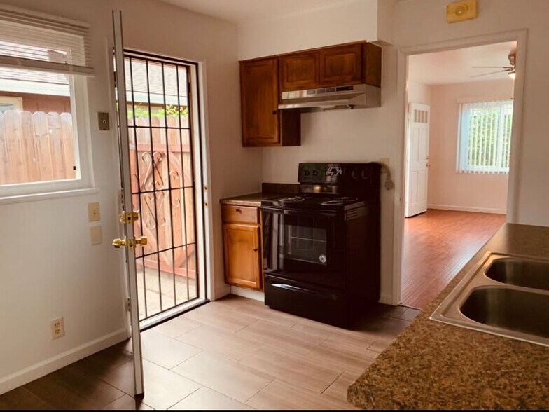 Kitchen - 10 W Swain Rd