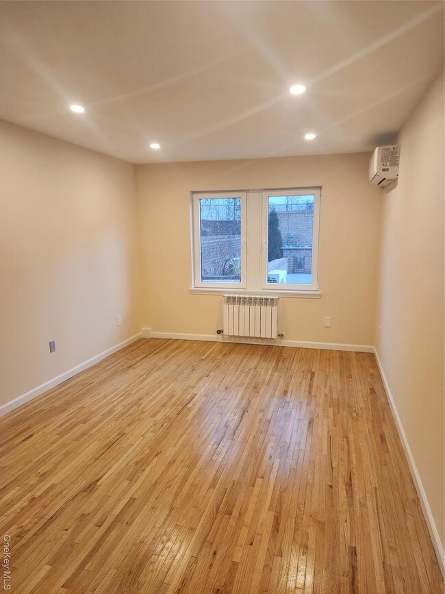 Building Photo - 79-56-79-77 77th Ave