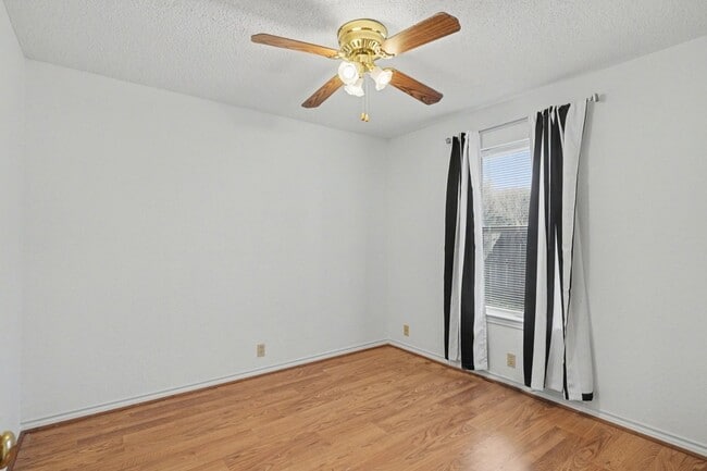 Building Photo - 1507 Lindsey Ln