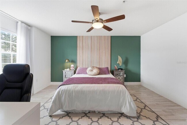 Building Photo - 13838 Fairway Island Dr