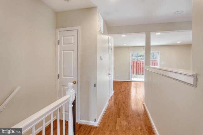 Building Photo - 2900 Williamsburg Ct