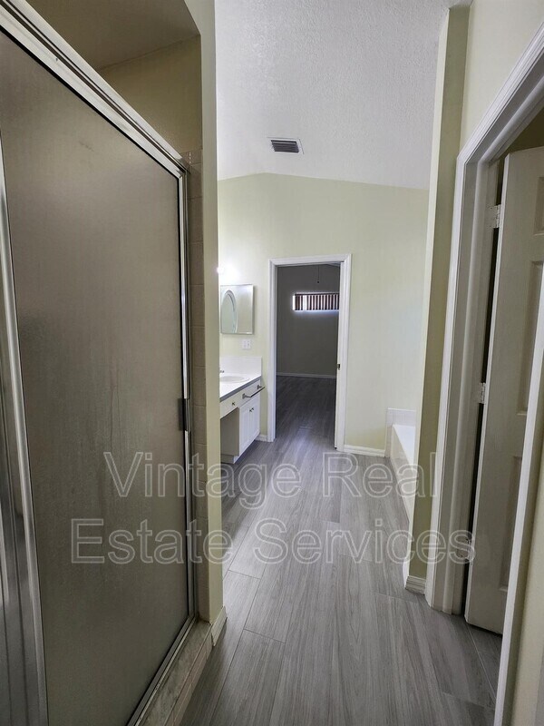 Building Photo - 819 Sandy Trail Pl