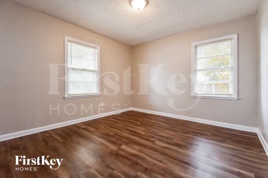 Building Photo - 3217 Sandusky Dr