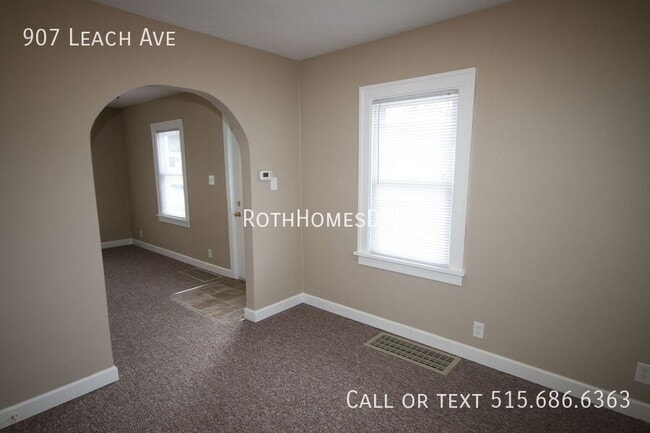 Building Photo - 907 Leach Ave