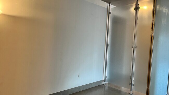 Building Photo - 1133 14th St NW