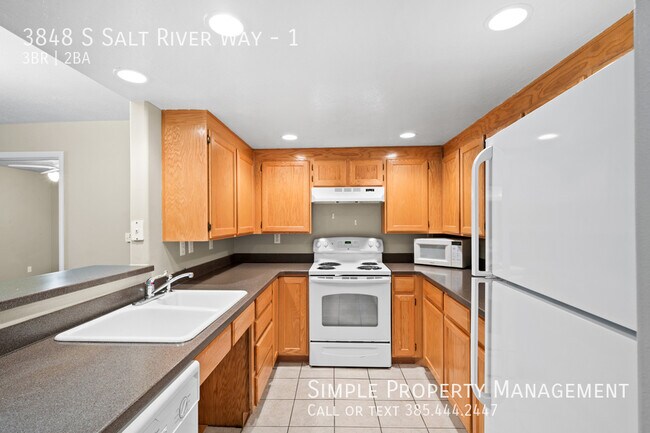 Building Photo - 3848 Salt River Way