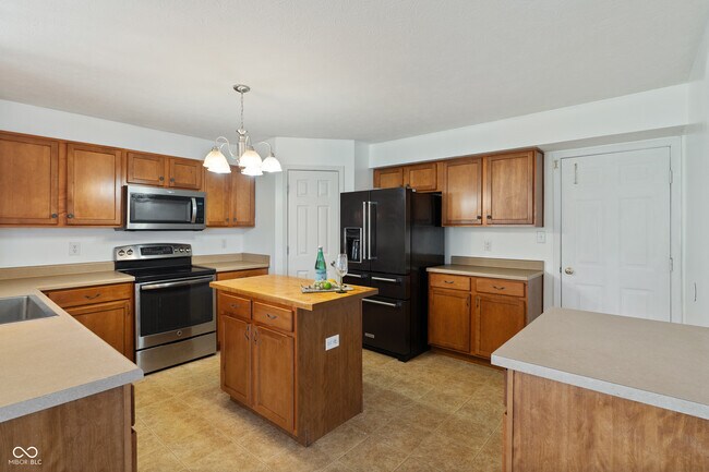 Building Photo - 1135 Highland Lake Way