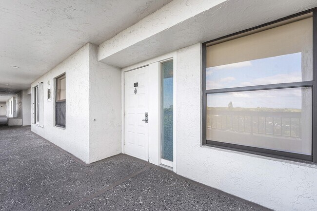 Building Photo - 6662 Boca Del Mar Dr