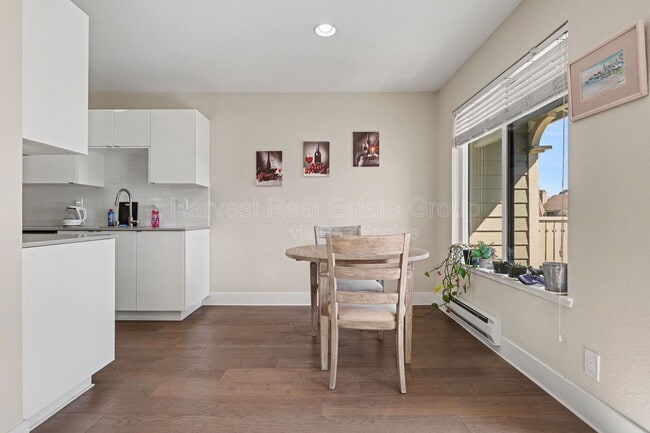 Building Photo - 152 Lakeshore Ct