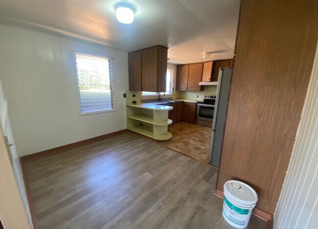 Building Photo - Hanapepe 3 bed 1.5 bath