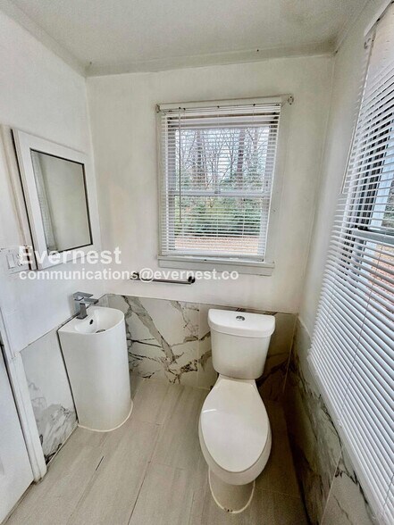 Building Photo - 1738 Duke Rd