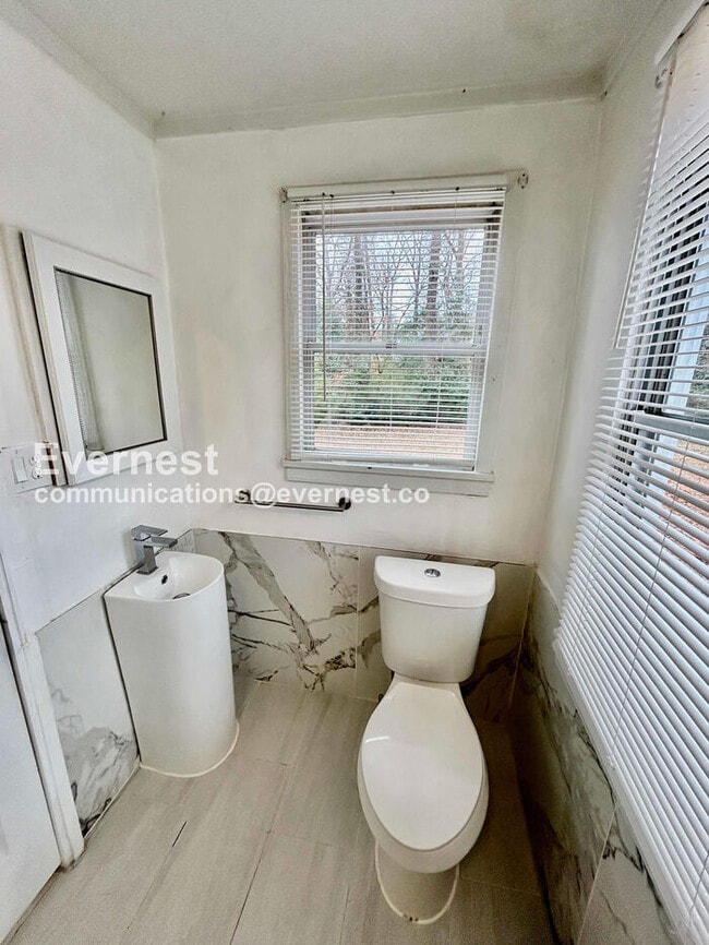 Building Photo - 1738 Duke Rd