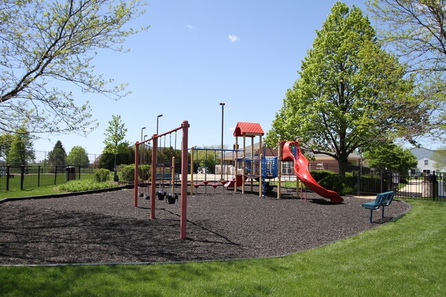 Building Photo - 2554 Dickens Dr