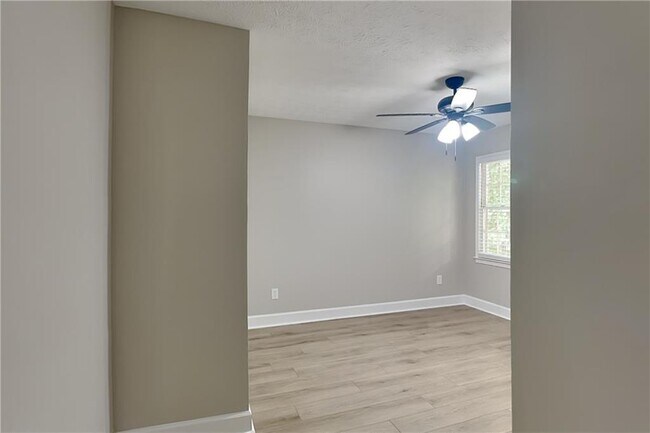 Building Photo - 3163 Oak Springs Way