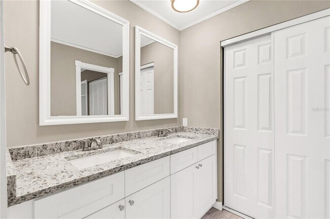 Building Photo - 11911 Hickorynut Dr