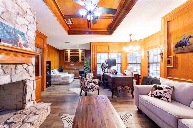 Building Photo - 4517 River Park Dr