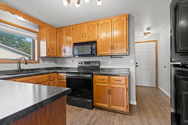 Building Photo - 2378 Cedar Rdg