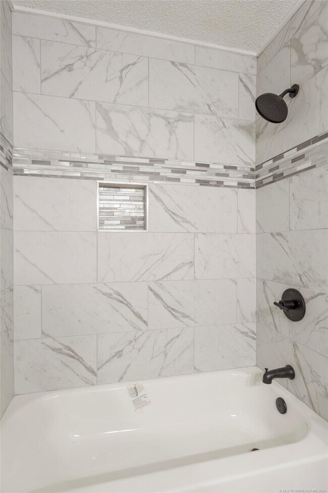 Building Photo - 417 W Birmingham St