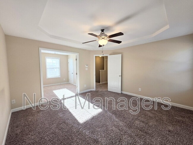 Building Photo - 389 Roanoke Dr