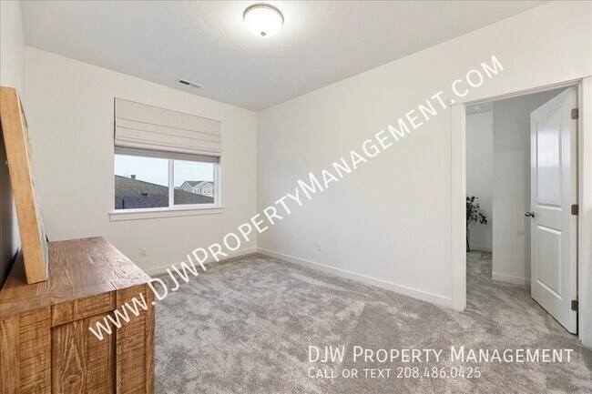 Building Photo - 14588 Cooper Sunrise Dr