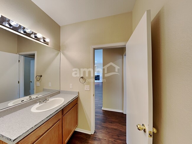 Building Photo - 9835 Kenton Cir