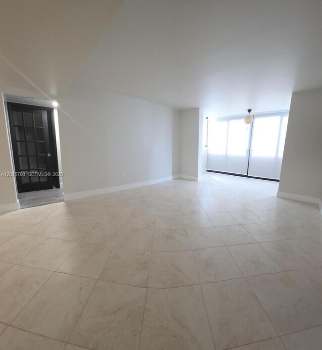 Building Photo - 250 Galen Dr