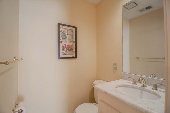 Building Photo - White Rock Highlands  4 bedrooms, 2.5 baths