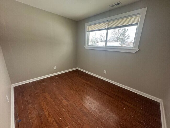 Building Photo - Charming 3-Bedroom Ranch