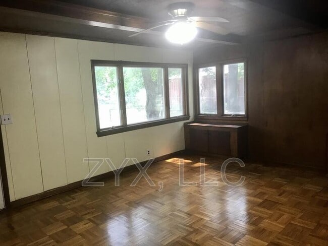 Building Photo - 412 N 34th St