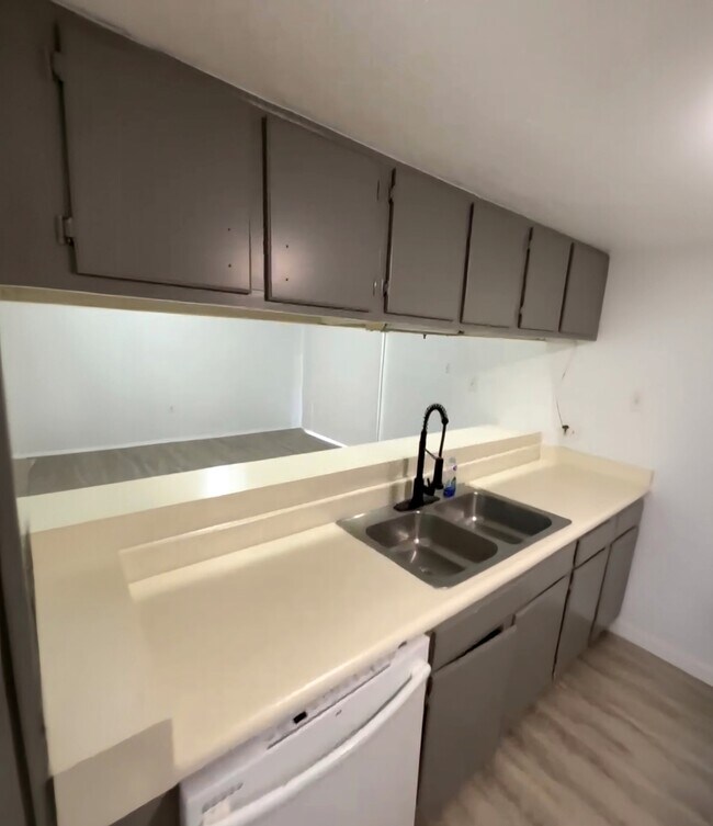 Building Photo - 3982 Crayrich Cir