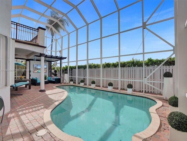 Building Photo - 6662 SW 166th Ct