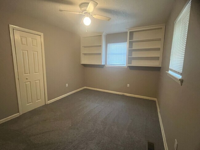 Building Photo - 108 Calloway Ave