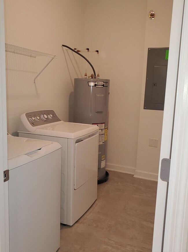 Building Photo - Spacious Bridgewalk Townhome