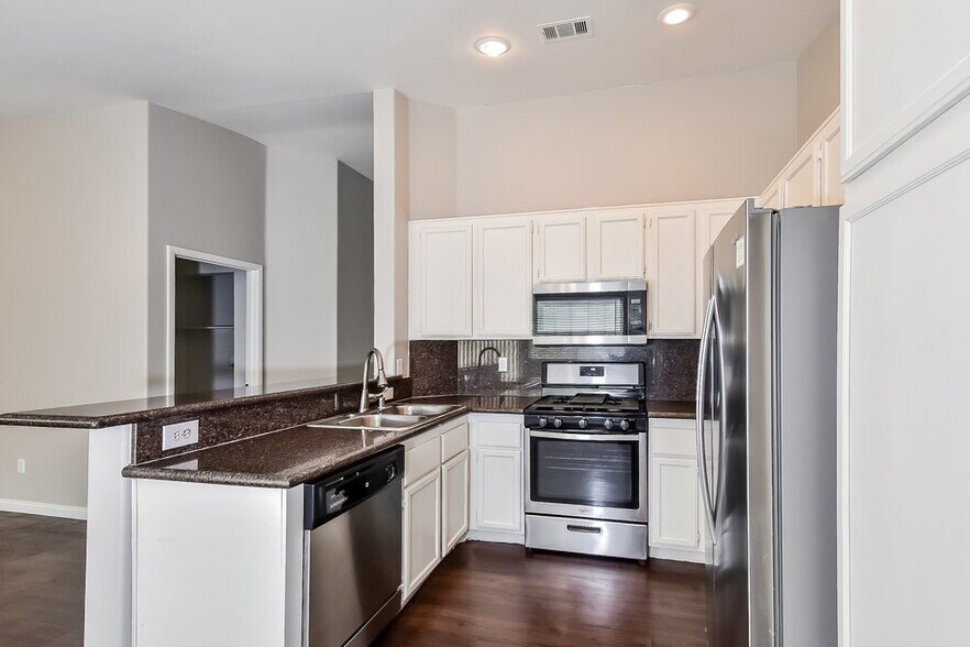 Building Photo - 5421 Ash Meadows Way