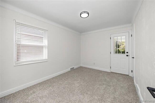 Building Photo - 16549 Washburn St