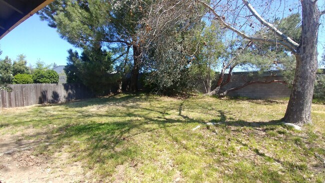 Building Photo - House: 3 Bedroom / 2 Bathroom - Loomis  (COMING SOON!!)