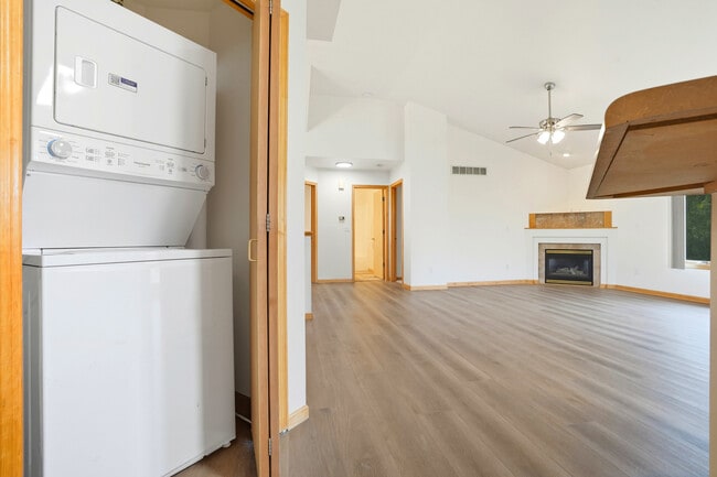 Building Photo - 8 Redtail Ct